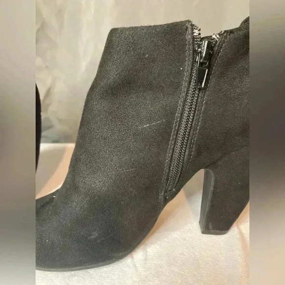 Olsenboye black booties - Picture 2 of 8